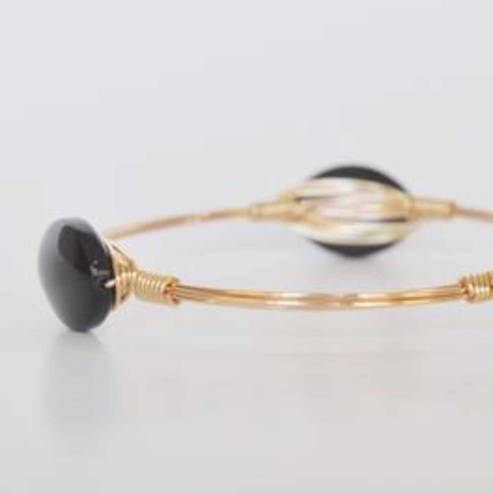 Oval black stone bracelet